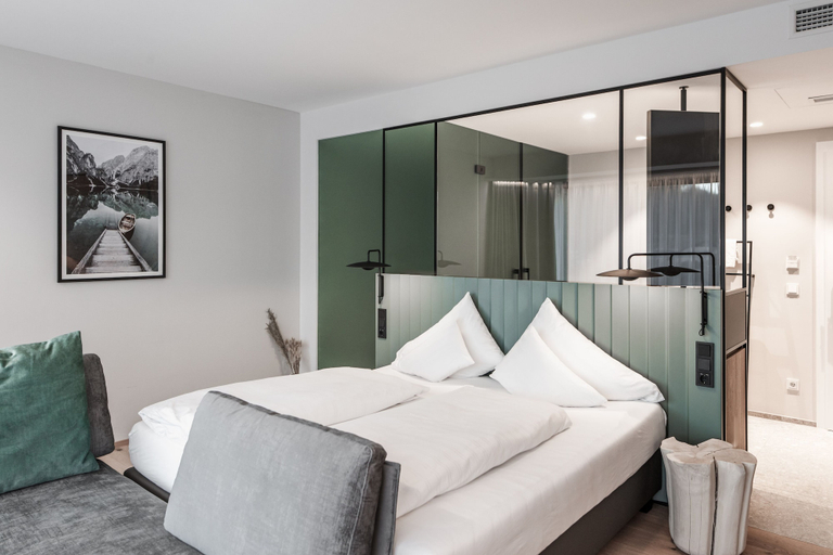 Bedroom 2, Hotel Goldenes Schiff, Gmunden