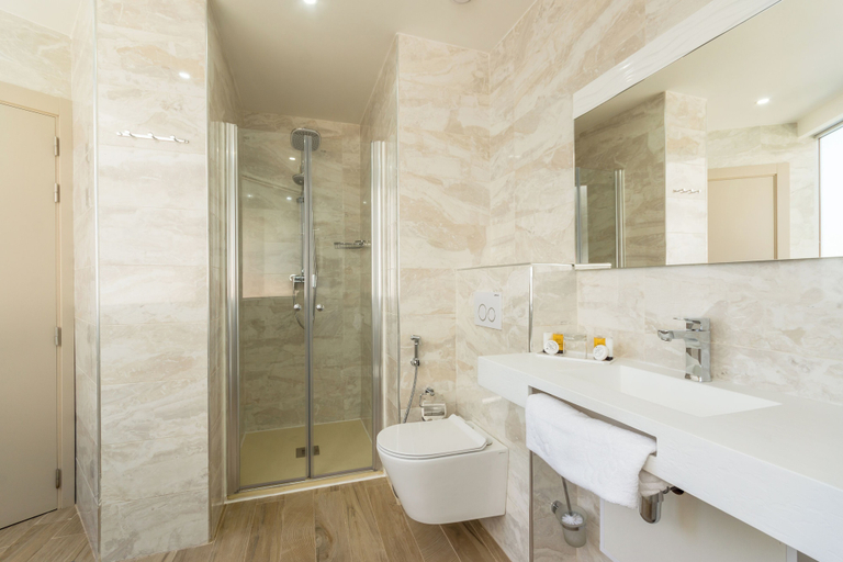 Bathroom 3, Hotel Sidi Yahia, Kouba