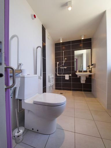 Bathroom 4, Logis Hotel Belle-Vue, Finistère