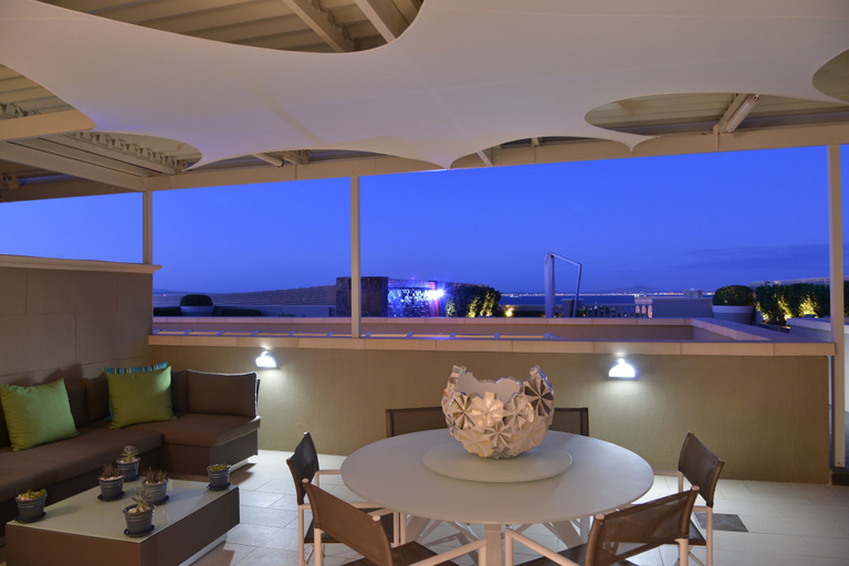 Food & Drinks 5, Cape Royale Residences, City of Cape Town