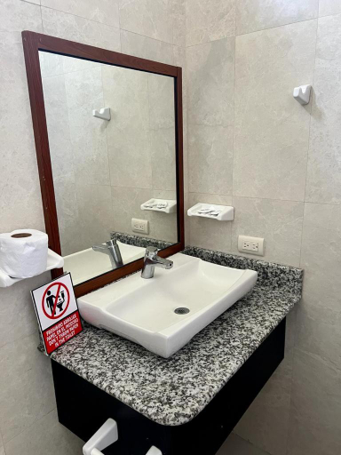 Bathroom 5, Hostal Villamil, Isabela