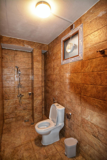 Bathroom 3, Al Misfah Hospitality Inn, Al Hamra