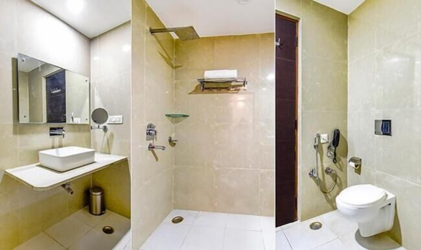 Bathroom, Hotel City Pride, Hardwar