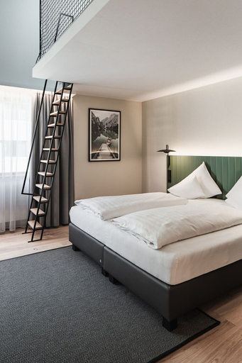 Bedroom 2, Hotel Goldenes Schiff, Gmunden