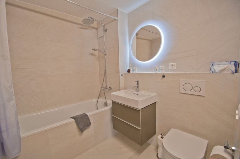 Bathroom, Apartment Grünsee, Visp