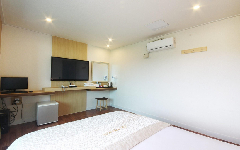 Bedroom 2, Namhae Ares, Namhae
