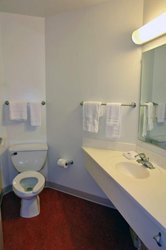 Bathroom 4, Motel 6 Portsmouth, Rockingham