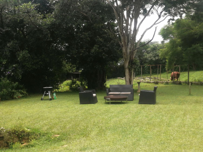 Garden 2, Crest Farm Cottage, eThekwini