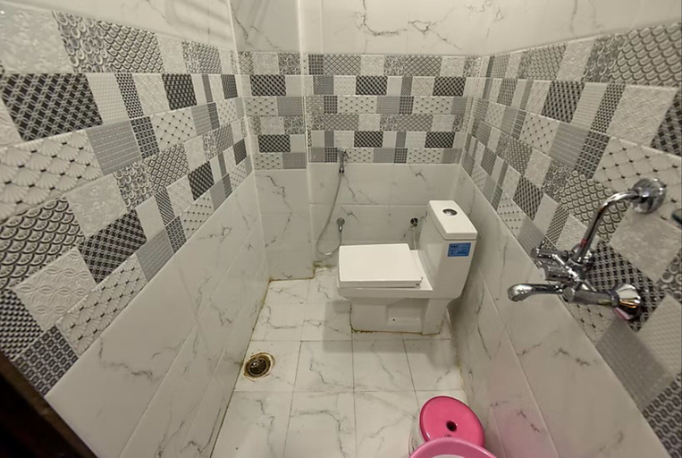 Bathroom 3, Hotel VK INN Prayagraj, Kaushambi