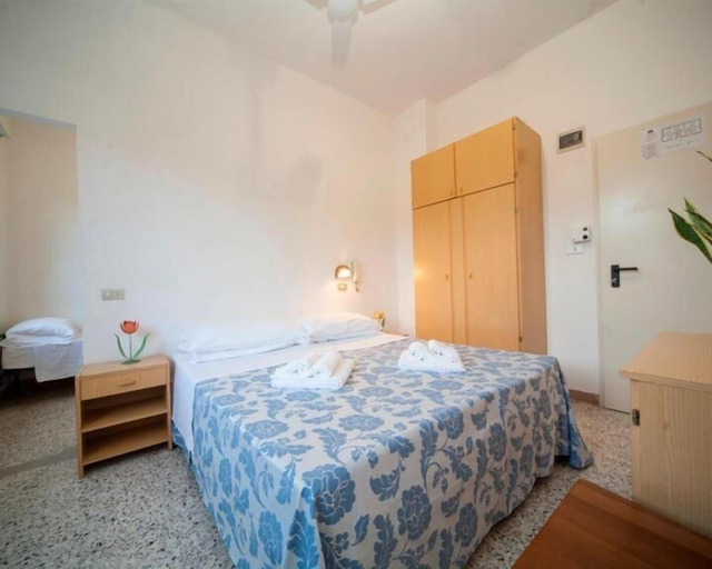 Bedroom 3, Hotel Blue Sky, Rimini