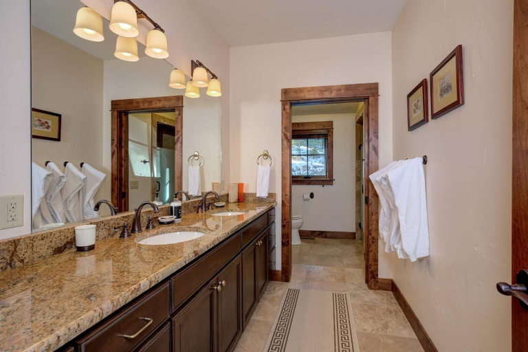 Bathroom 4, 20 Peaks View 4 Bedroom Home by Moonlight Basin Lodging, Madison
