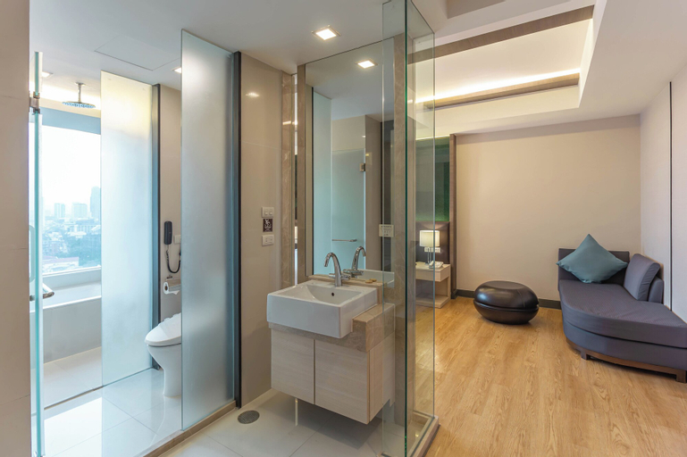 Bathroom 7