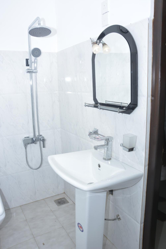 Bathroom 3, Star Nodes Villa, Hikkaduwa