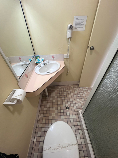 Bathroom 5, The Mullum Motel, Byron