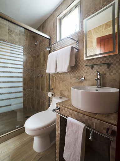 Bathroom 4, Capital O Hotel Colonial Acopinalco Inn, Emiliano Zapata