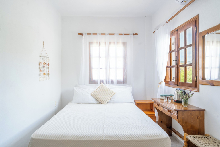 Bedroom 3, Despoina Rooms Potami, Central Greece