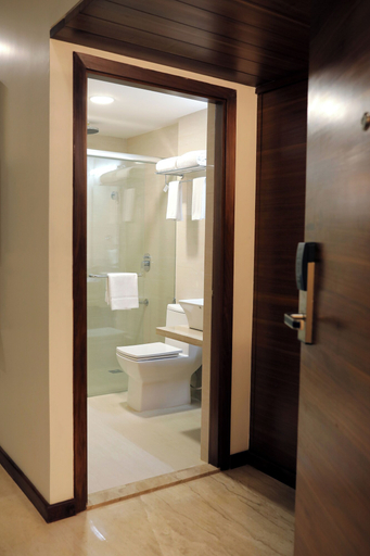 Bathroom 4, Icon Grand Hotel by Bhagini, Bangalore