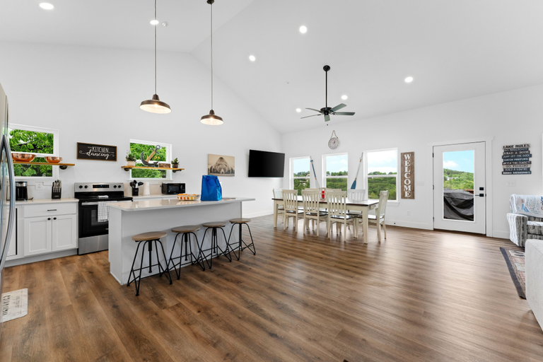 Food & Drinks, Majestic On Tablerock 5 Bedroom Home by RedAwning, Taney