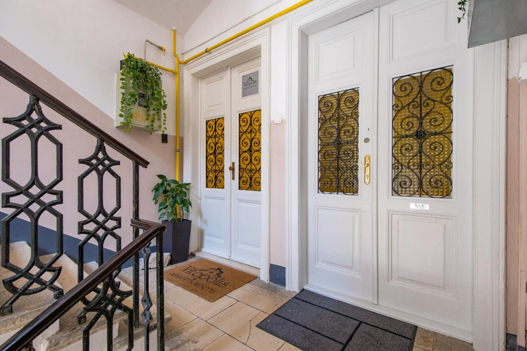 Others 5, Apartment with balcony Nest In 2, Rijeka