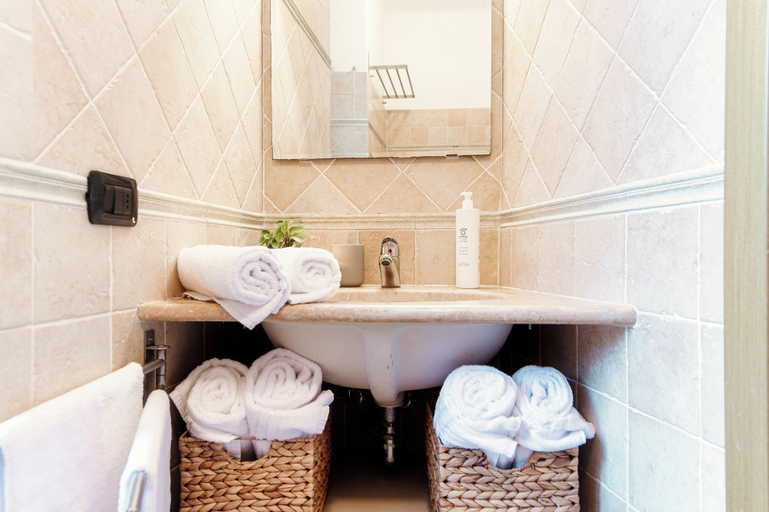 Bathroom 3, Il Lauro, Como