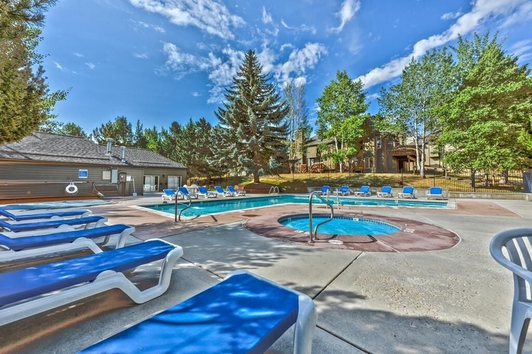 Pool 4, 37c Hidden Creek Mountain Getaway! 3 Bedroom Condo by RedAwning, Summit