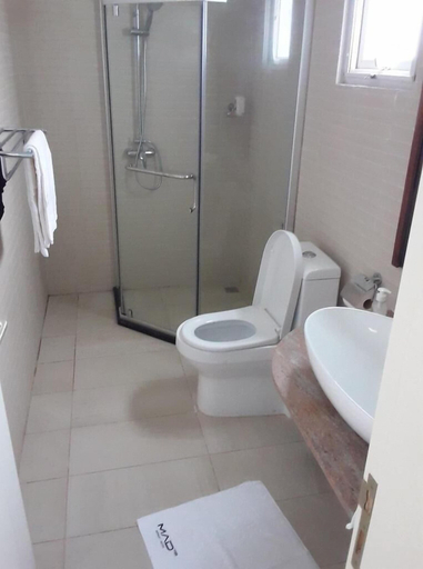 Bathroom, Résidence Mad 75, Dakar