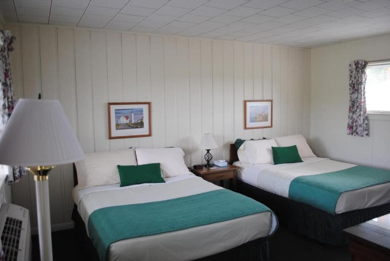 Bedroom 2, Rock Ledge Motel, Jefferson