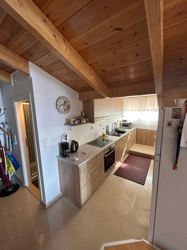 5, Siga Siga Apartment, Attica