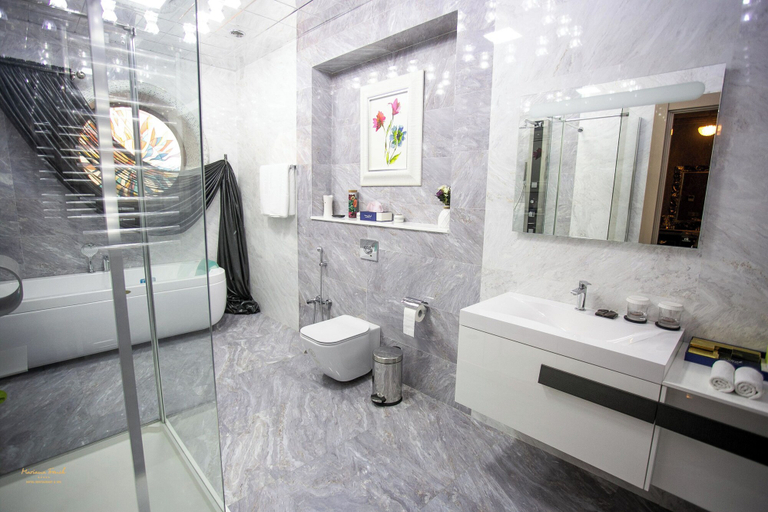 Bathroom 3, Mariana Trench Hotel & SPA
