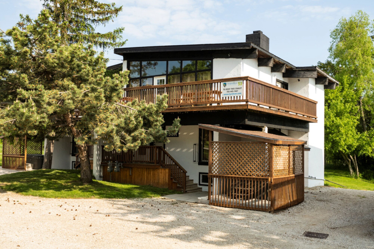 Exterior & Views 2, 6 bdrm Cottage with Private Beach Access, BBQ, Outdoor Hot Tub, Sauna, Ping Pong Table, Petfriendly, Grey