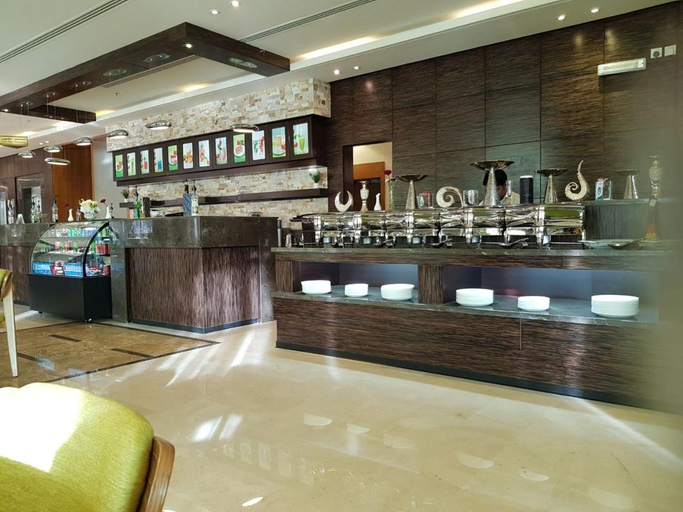 Food & Drinks 5, Thwary Hotel Suites, Riyadh