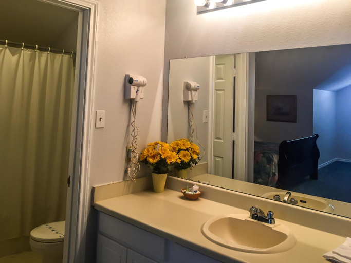 Bathroom 3, Bent Tree Motel, Rains
