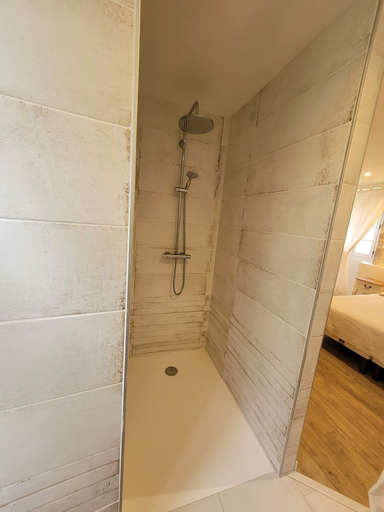 Bathroom 5, Manoir de fenayrol, Lot