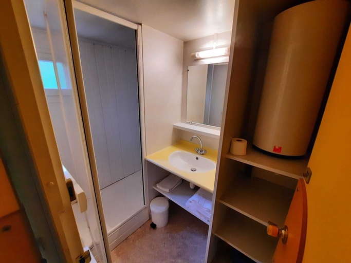Others 5, Les chalets de Millau, Aveyron