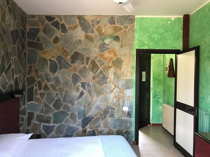 Bedroom 3, American Motel, Latina