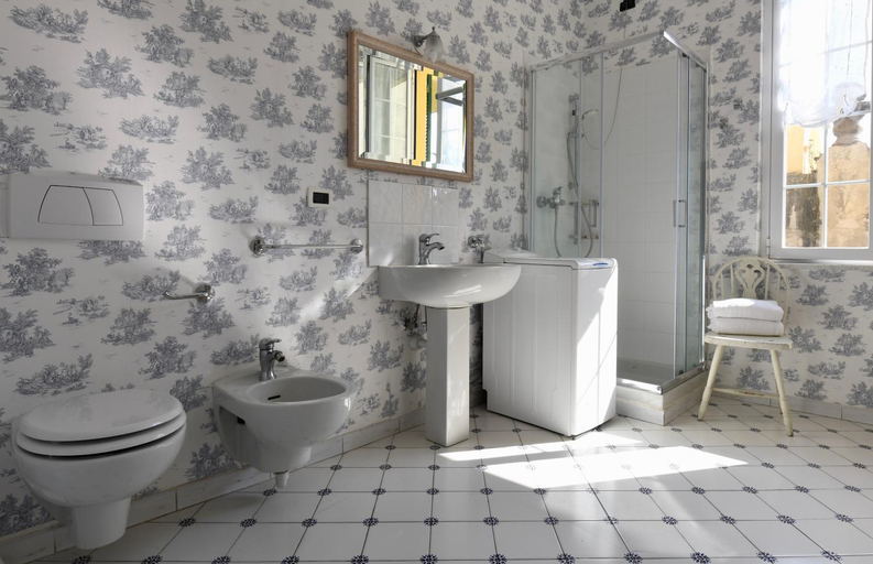 Bathroom 3, Hotel Villa Maria & Apartment, Savona