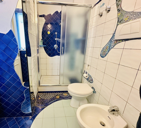 Bathroom 5, B&B Casa Mazzola, Napoli