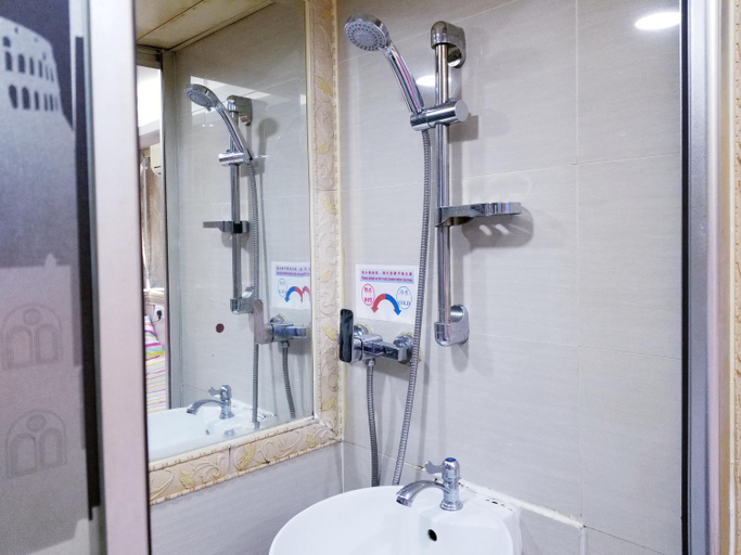 Bathroom 10
