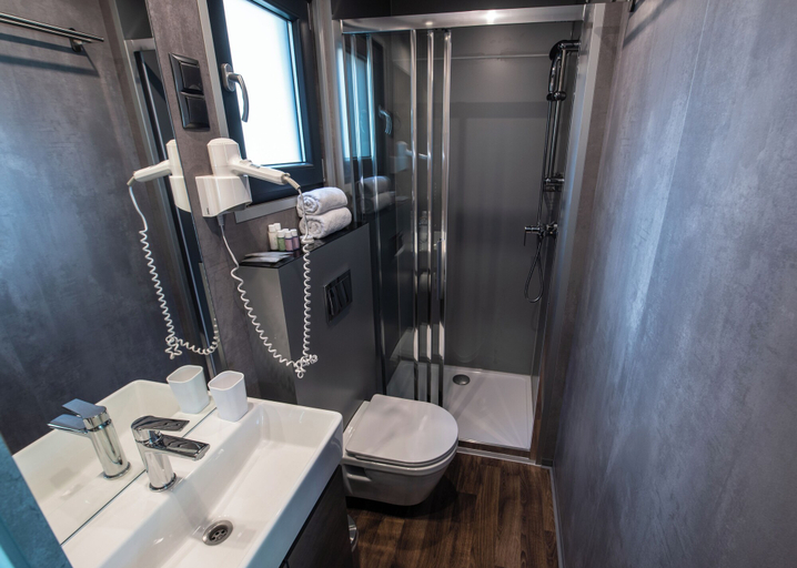 Bathroom 4, Adrialux Camping Mobile Home, Crikvenica