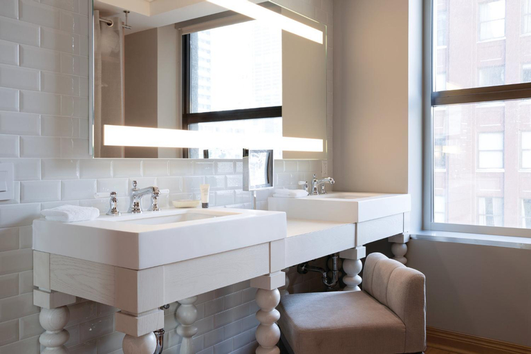 Bathroom 10