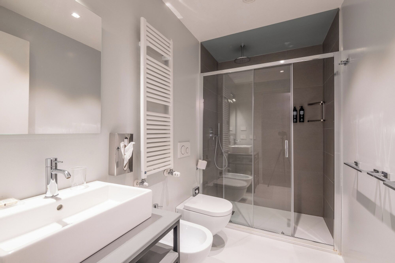 Bathroom 4