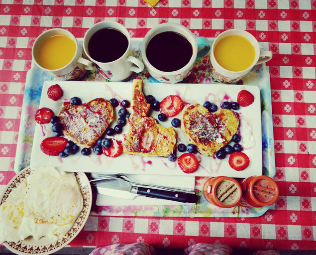 Food & Drinks, Bristol Cabins, Bannock
