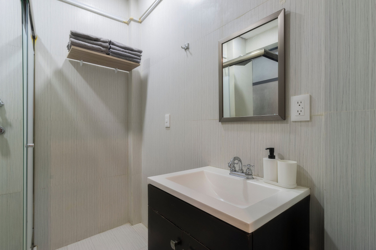 Bathroom 3, ZIELO Rentals 5 de Febrero, Mexico City