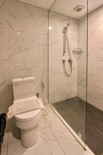 Bathroom 13