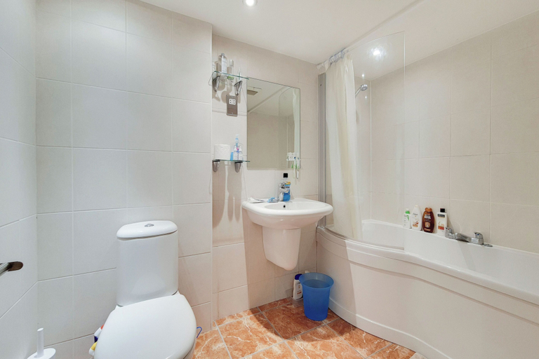 Bathroom, The Point Residences, London