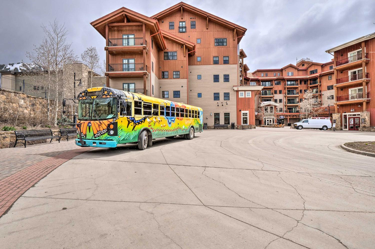 Idyllic Grand Lodge Condo Steps to the CB Lifts!, Gunnison
