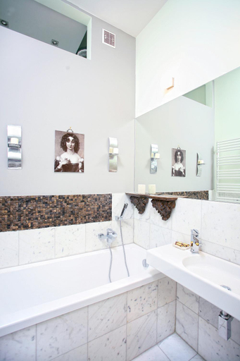 Bathroom 3, Antique Apartments Old Town, Kraków City