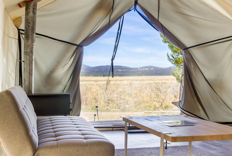 Safari Glamping, Fremont