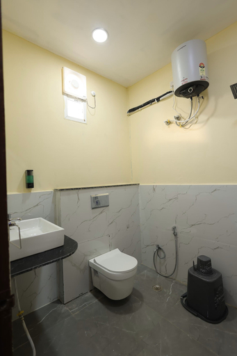 Bathroom, Hotel sanchi Queen & restaurant Sanchi, Raisen