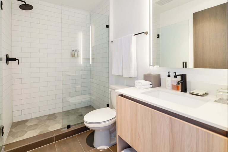 Bathroom 4, Apt Near Miami's Top Events at Bayfront, Miami-Dade